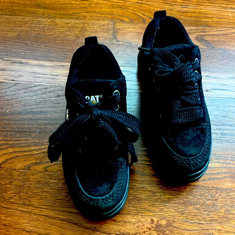 Authentic Unisex Caterpillar Boulder Lo in Black Size 4